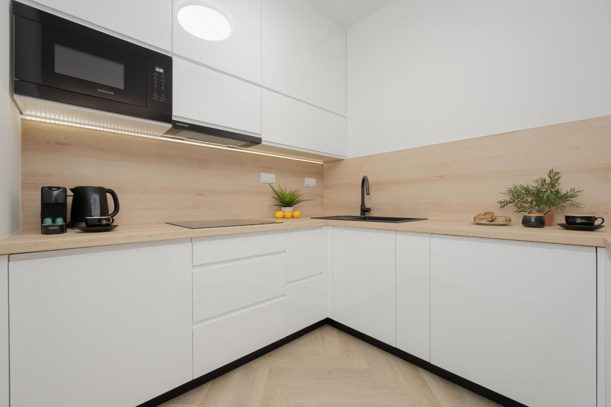 Przytulny Z Parkingiem I Tarasem W Warszawie By Rent Like Appartamento *