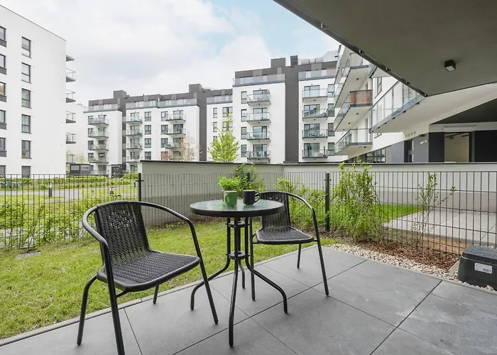 Przytulny Apartament Z Parkingiem I Tarasem W Warszawie By Rent Like Home